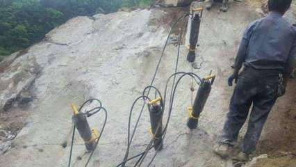 丹東寬甸礦山開采石頭設備一天產(chǎn)量破石機